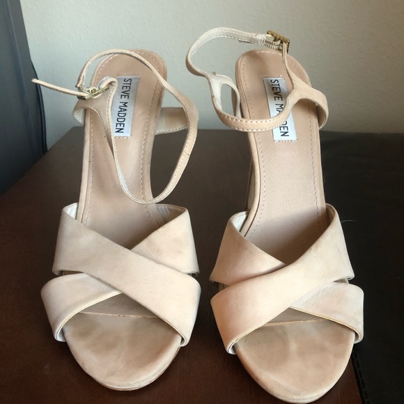 Steve Madden Shoes - Steve Madden Nude heels